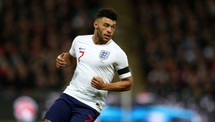 张九龄回归？英媒：埃弗顿和利兹联有意签下目前自由身的张伯伦